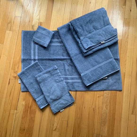 Other - NWT: Complete towel set (Gray/Blue)